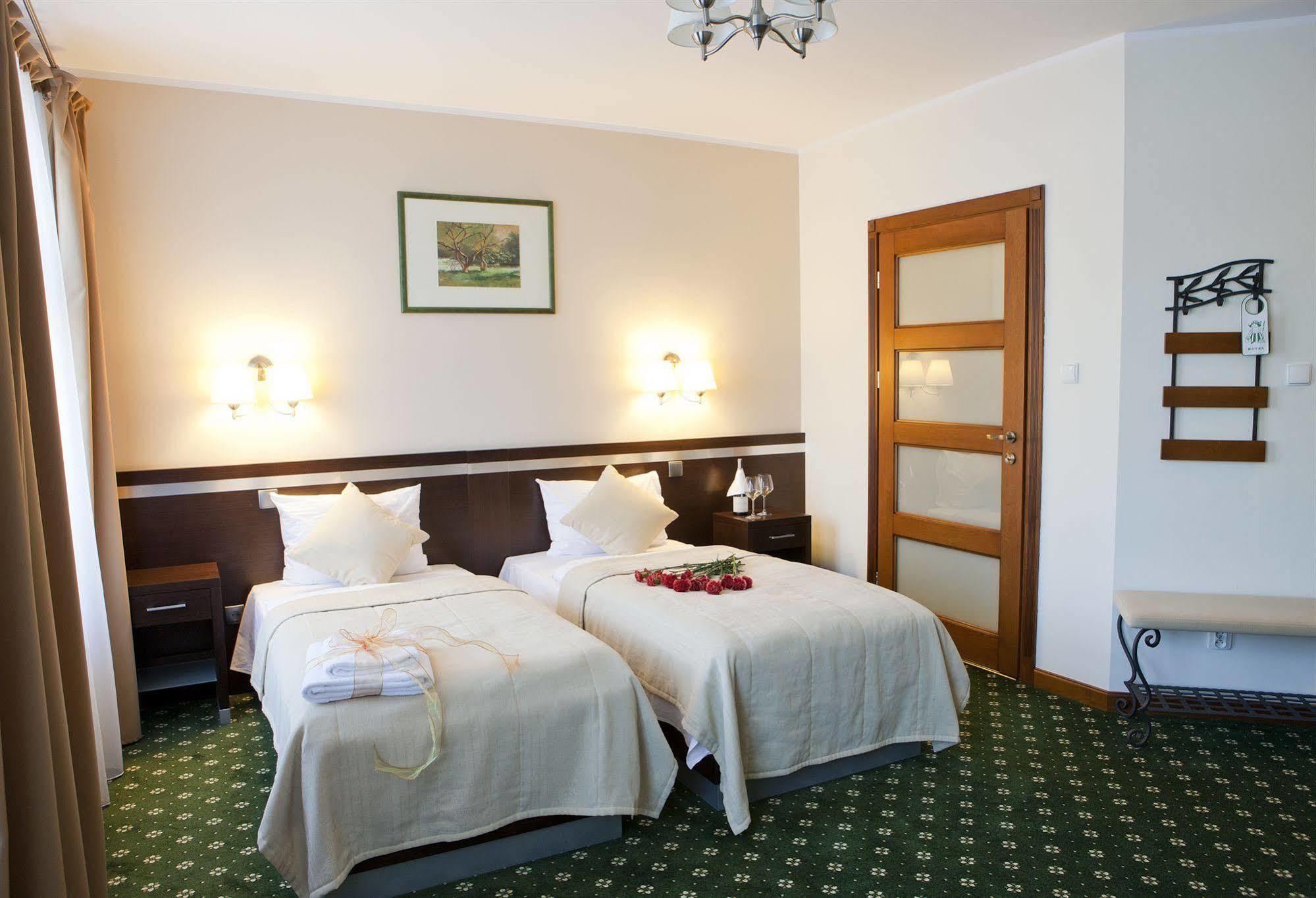 Hotel I Restauracja "Pod Orlem" Kartuzy Luaran gambar