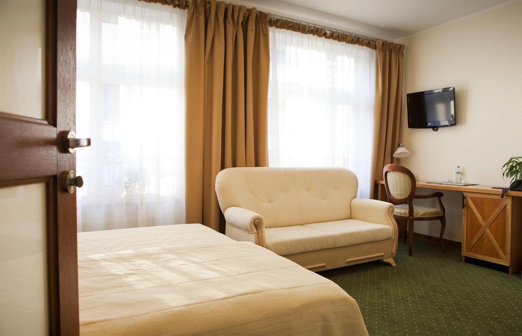 Hotel I Restauracja "Pod Orlem" Kartuzy Luaran gambar